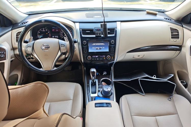 Used Nissan Teana 2014 Duke 2.5L XV-NAVI-FES Prestige Edition Center Console