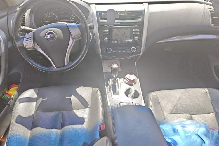 Used Nissan Teana 2014 2.0L XL Upper Tech Edition Center Console