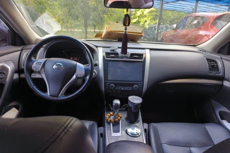 Used Nissan Teana 2014 2.0L XL Upper Tech Edition Center Console