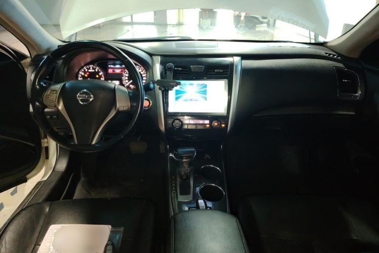 Used Nissan Teana 2014 2.0L XL Upper Tech Edition Center Console