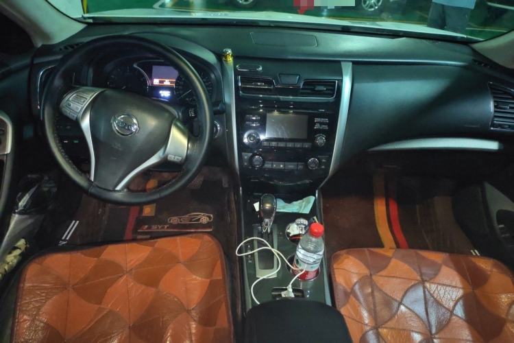 Used Nissan Teana 2014 2.0L XL Upper Tech Edition Center Console