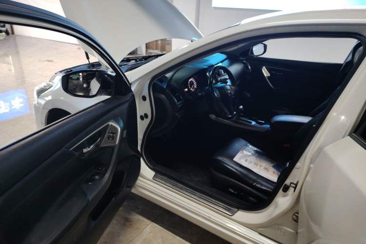 Used Nissan Teana 2014 2.0L XL Upper Tech Edition Driver Seat
