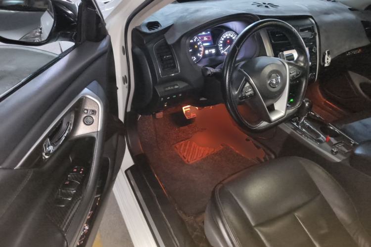Used Nissan Teana 2014 Duke 2.5L XV-VIP Luxury Edition Driver Seat