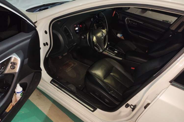 Used Nissan Teana 2014 2.5L XL Upper Tech Edition Driver Seat