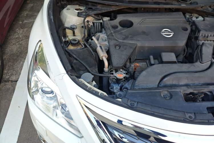 Used Nissan Teana 2014 Duke 2.5L XV-NAVI-FES Prestige Edition Engine Bay Right