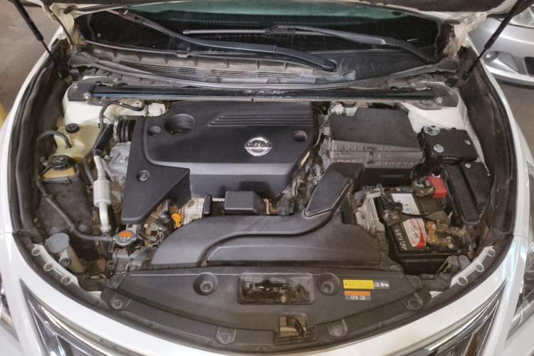 Used Nissan Teana 2014 Duke 2.5L XV-VIP Luxury Edition Engine Bay