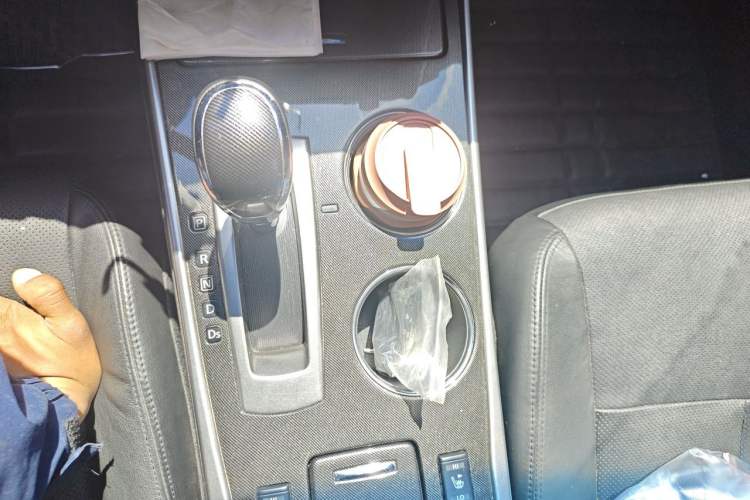 Used Nissan Teana 2014 2.0L XL Upper Tech Edition Gear Lever