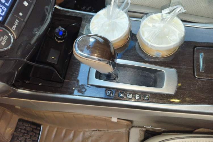 Used Nissan Teana 2014 Duke 2.5L XV Glory Edition Gear Lever