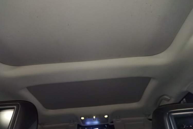 Used Nissan Teana 2014 Duke 2.5L XV-VIP Luxury Edition Headliner