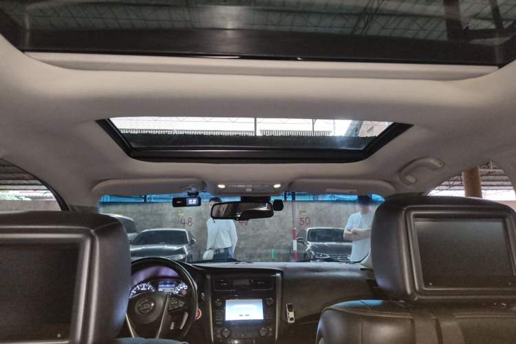 Used Nissan Teana 2014 Duke 2.5L XV-VIP Luxury Edition Headliner
