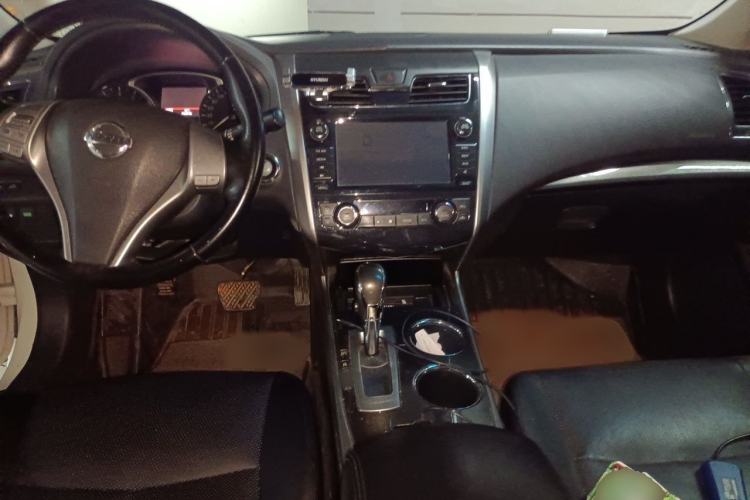 Used Nissan Teana 2014 2.0L XL Upper Tech Edition Interior 2