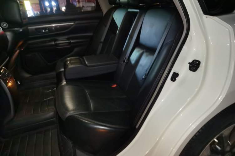 Used Nissan Teana 2014 Duke 2.5L XV-VIP Luxury Edition Interior 4
