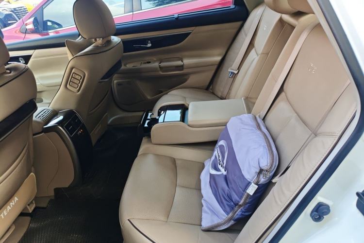 Used Nissan Teana 2014 Duke 2.5L XV-NAVI-FES Prestige Edition Left Rear Seat