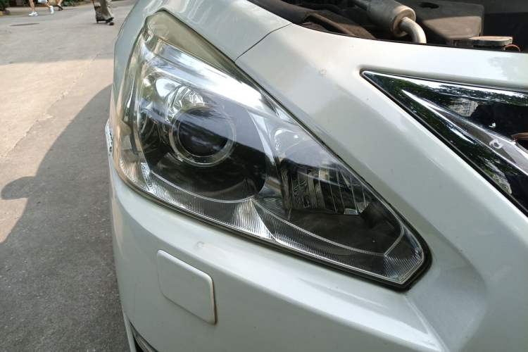 Used Nissan Teana 2014 Duke 2.5L XV Deluxe Edition Right Front Headlight