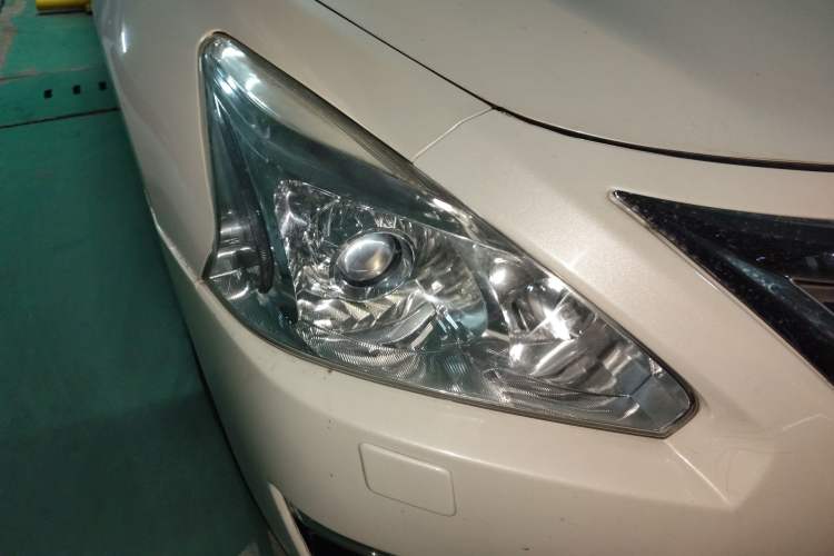 Used Nissan Teana 2014 2.5L XL Upper Tech Edition Right Front Headlight