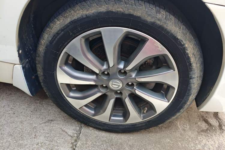Used Nissan Teana 2014 Duke 2.5L XV-NAVI-FES Prestige Edition Right Front Wheel Hub