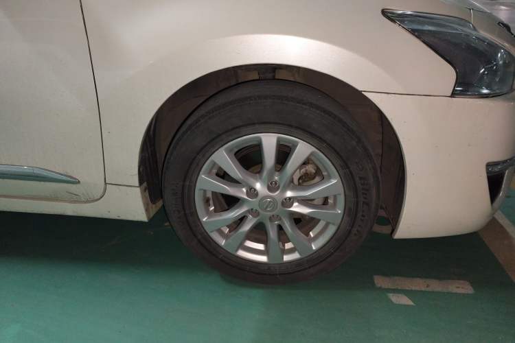 Used Nissan Teana 2014 2.5L XL Upper Tech Edition Right Front Wheel Hub