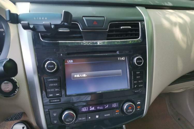 Used Nissan Teana 2014 Duke 2.5L XV-VIP Luxury Edition Audio And AC Panel
