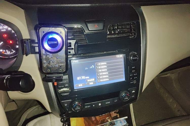 Used Nissan Teana 2014 Duke 2.5L XV-VIP Luxury Edition Audio And AC Panel