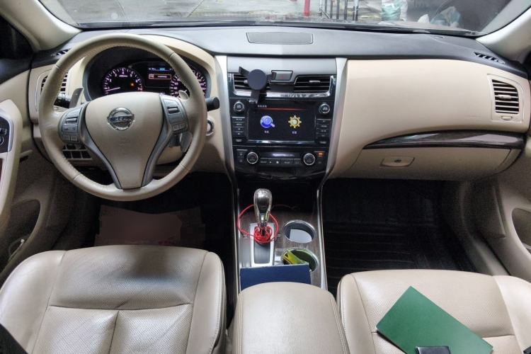 Used Nissan Teana 2014 Duke 2.5L XV Luxury Edition Center Console