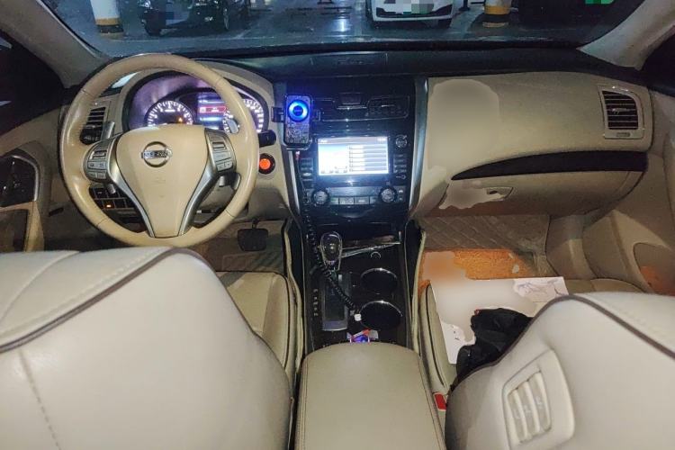 Used Nissan Teana 2014 Duke 2.5L XV-VIP Luxury Edition Center Console