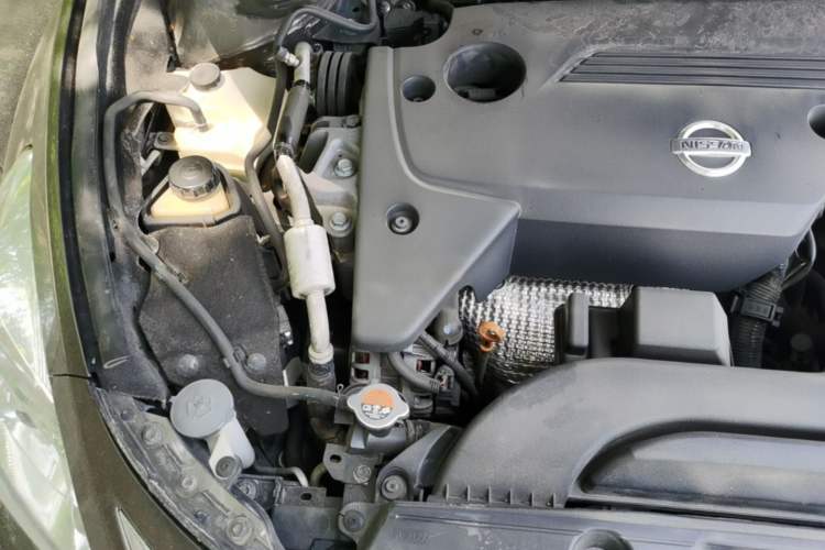 Used Nissan Teana 2014 Duke 2.5L XV-VIP Luxury Edition Engine Bay Right