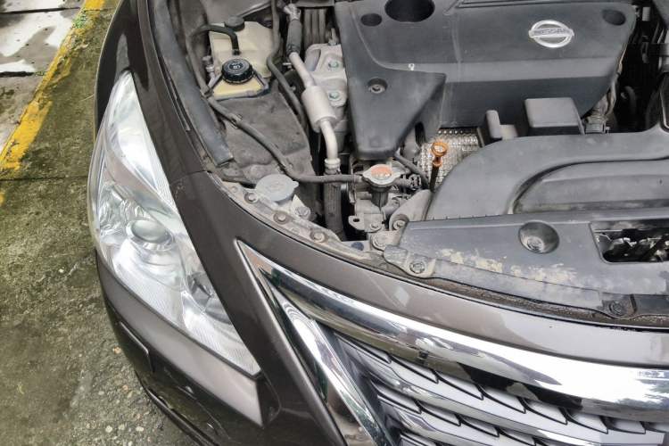 Used Nissan Teana 2014 Duke 2.5L XV Luxury Edition Engine Bay Right