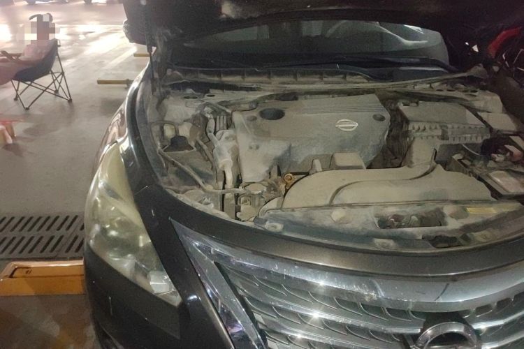 Used Nissan Teana 2014 Duke 2.5L XV-VIP Luxury Edition Engine Bay Right