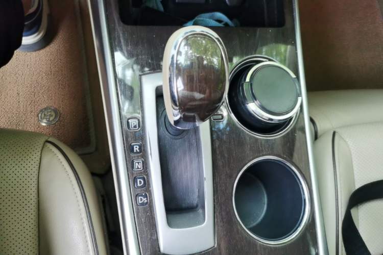 Used Nissan Teana 2014 Duke 2.5L XV-VIP Luxury Edition Gear Lever