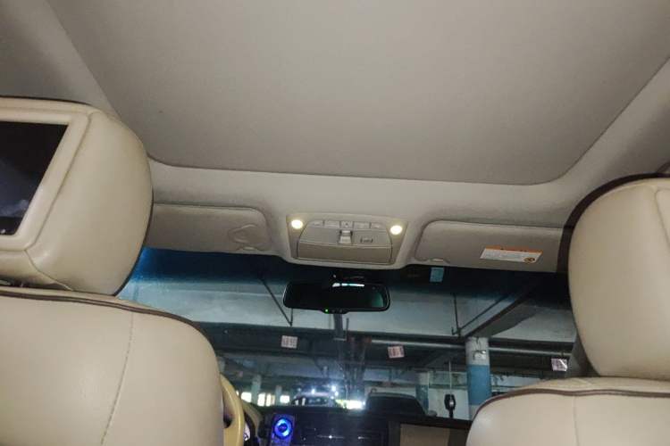 Used Nissan Teana 2014 Duke 2.5L XV-VIP Luxury Edition Headliner
