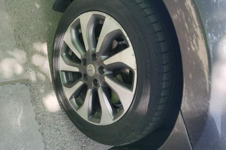 Used Nissan Teana 2014 Duke 2.5L XV-VIP Luxury Edition Right Front Wheel Hub