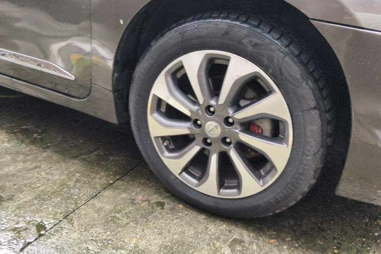 Used Nissan Teana 2014 Duke 2.5L XV Luxury Edition Right Front Wheel Hub