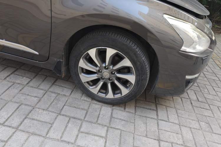 Used Nissan Teana 2014 Duke 2.5L XV-VIP Luxury Edition Right Front Wheel Hub