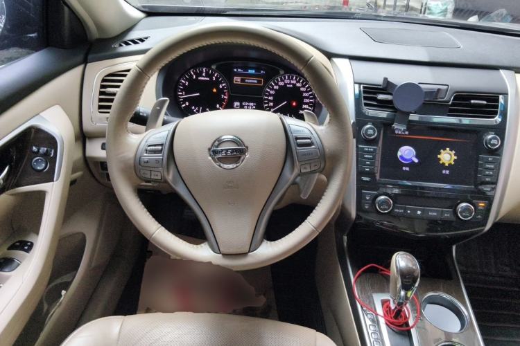 Used Nissan Teana 2014 Duke 2.5L XV Luxury Edition Steering Wheel