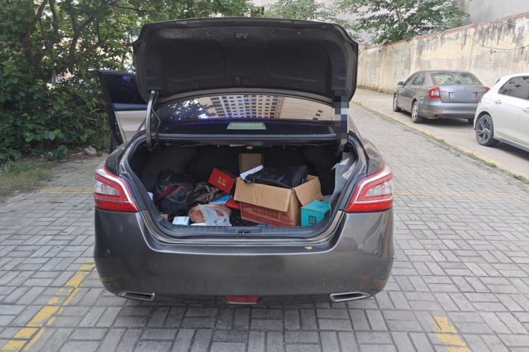 Used Nissan Teana 2014 Duke 2.5L XV-VIP Luxury Edition Trunk