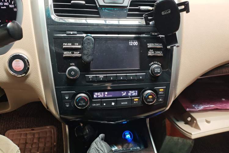 Used Nissan Teana 2015 2.0L XL Upper Champions League Tech Edition Audio And AC Panel