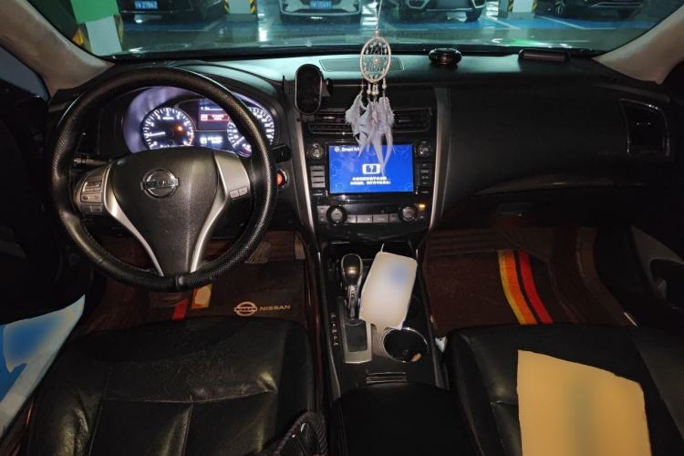 Used Nissan Teana 2015 2.0L XL Upper Champions League Tech Edition Center Console