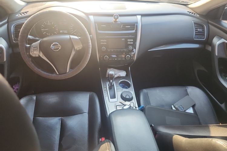 Used Nissan Teana 2015 2.0L XL Upper Champions League Tech Edition Center Console