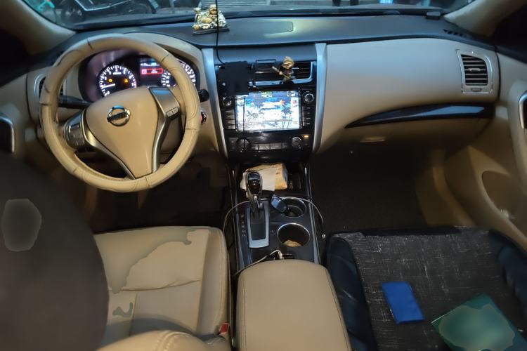 Used Nissan Teana 2015 2.0L XL-Sporty UEFA Champions League Edition Center Console