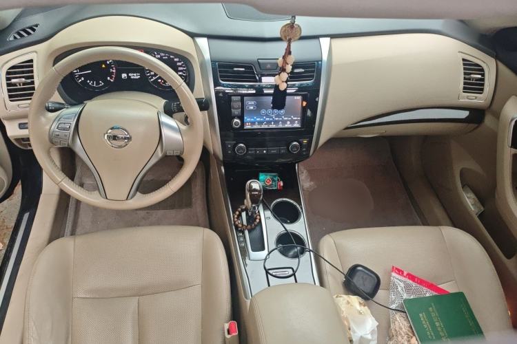 Used Nissan Teana 2015 2.0L XL Upper Champions League Tech Edition Center Console