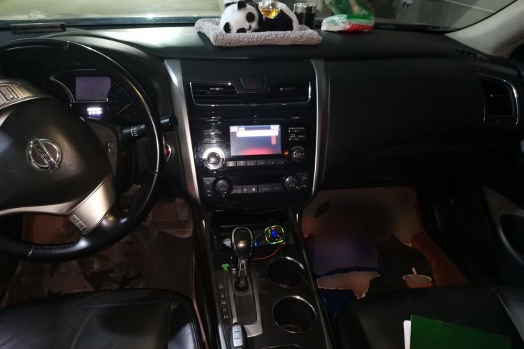 Used Nissan Teana 2015 2.0L XL Upper Champions League Tech Edition Center Console