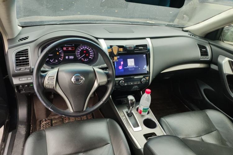 Used Nissan Teana 2015 2.0L XL Upper Champions League Tech Edition Center Console