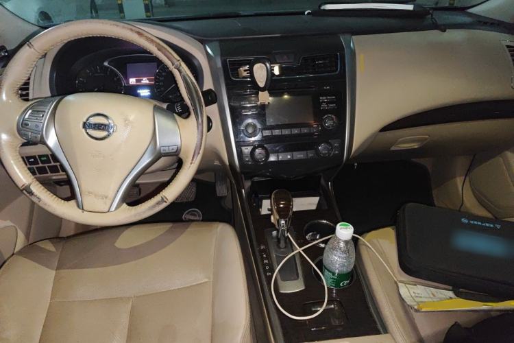 Used Nissan Teana 2015 2.0L XL-Sporty UEFA Champions League Edition Center Console