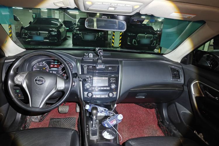 Used Nissan Teana 2015 2.0L XL Upper Champions League Tech Edition Center Console