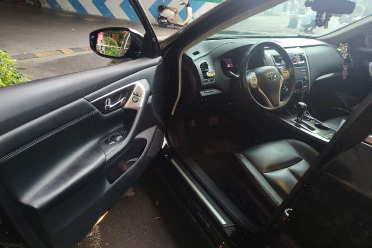 Used Nissan Teana 2015 Duke 2.5L XV Champions League Glory Edition Driver Seat
