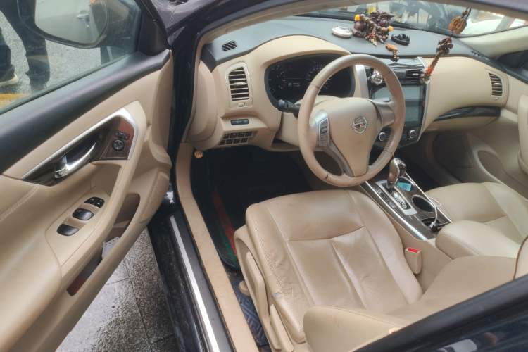 Used Nissan Teana 2015 2.0L XE-Sporty Champions League Sports Edition Driver Seat