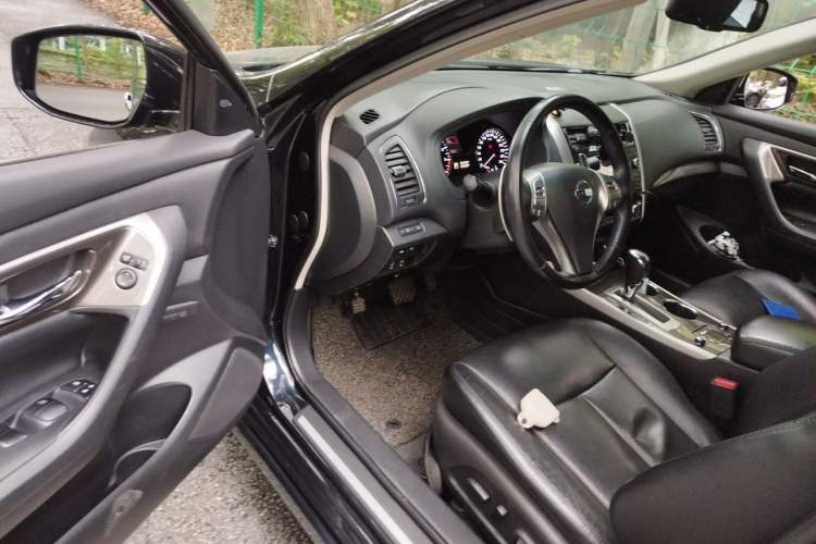 Used Nissan Teana 2015 2.5L XL-Upper NAVI Tech Champions League Deluxe Edition Driver Seat