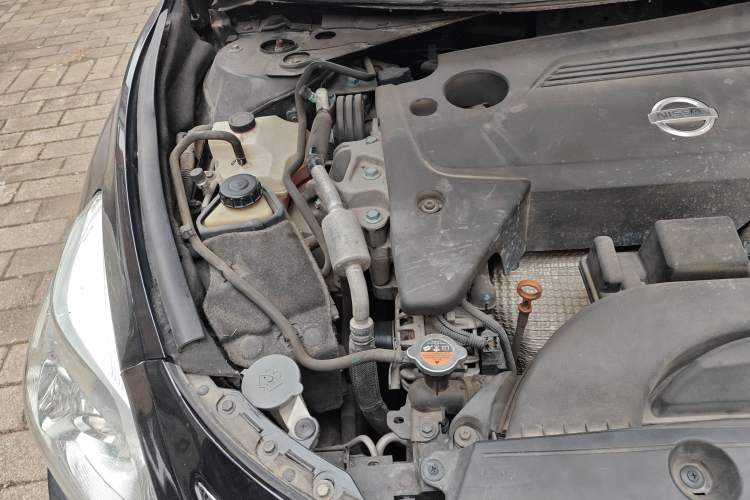 Used Nissan Teana 2015 Duke 2.5L XV Champions League Glory Edition Engine Bay Right