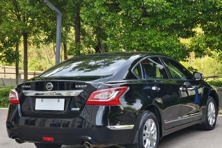 Used Nissan Teana 2015 2.0L XL-Sporty UEFA Champions League Edition Exterior 3