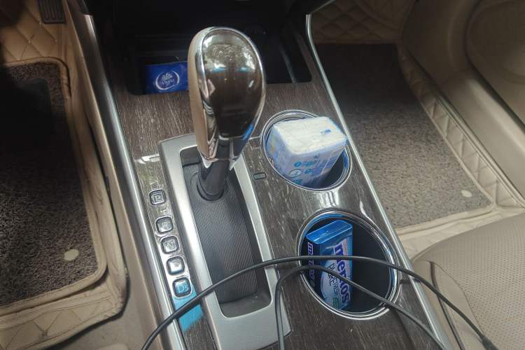 Used Nissan Teana 2015 Duke 2.5L XV Champions League Glory Edition Gear Lever